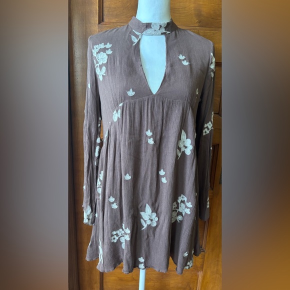 Honey Belle Brown Long Sleeve Dress with Cut Out - Picture 1 of 7
